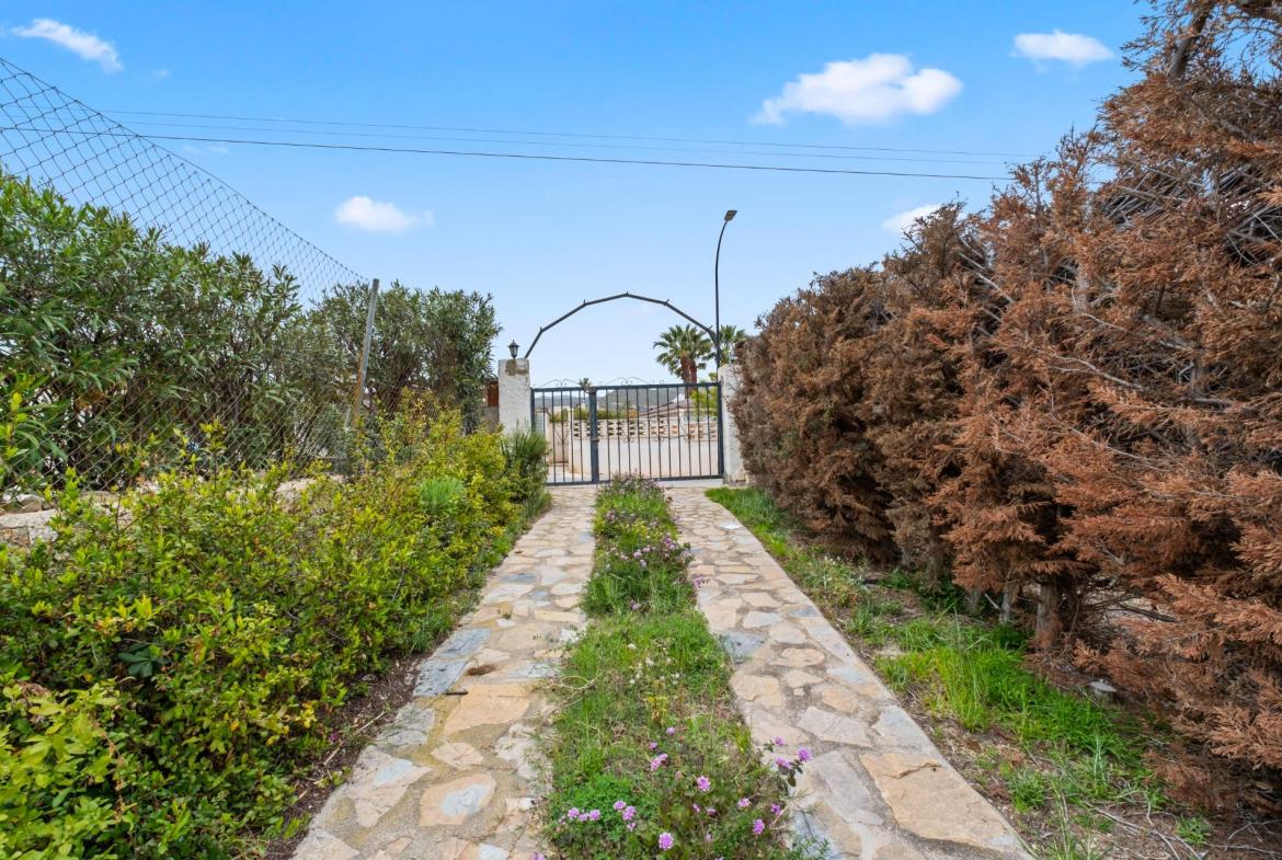 Country house with 4 bedrooms and 3 bathrooms in CAMPELLO | Ref: SCH-5353