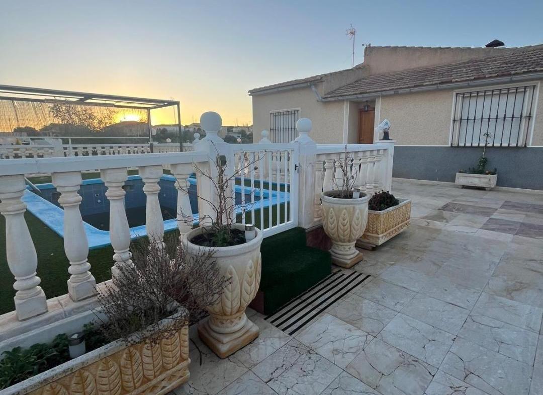 Country house with 4 bedrooms and 4 bathrooms in ALBATERA | Ref: SCH-5357