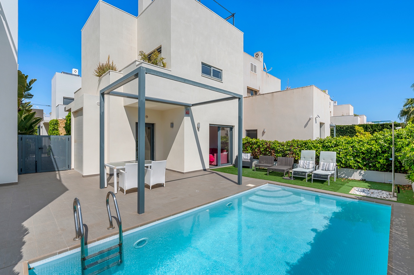 Villa with 2 bedrooms and 2 bathrooms in Ciudad Quesada – Rojales | Ref: S-003551
