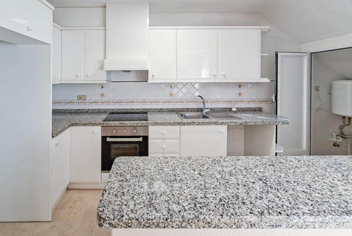 Town house with 2 bedrooms and 1 bathroom in Villamartín | Ref: A-003555