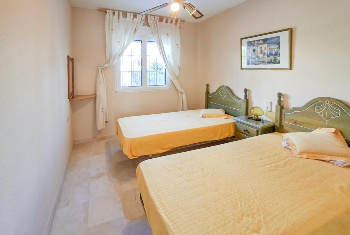 Town house with 2 bedrooms and 1 bathroom in Villamartín | Ref: A-003555