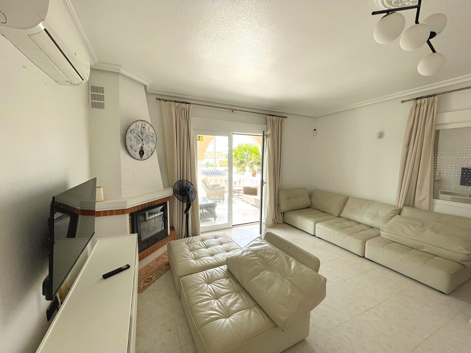 Detached villa with 4 bedrooms and 2 bathrooms in Ciudad Quesada | Ref: VA 5411