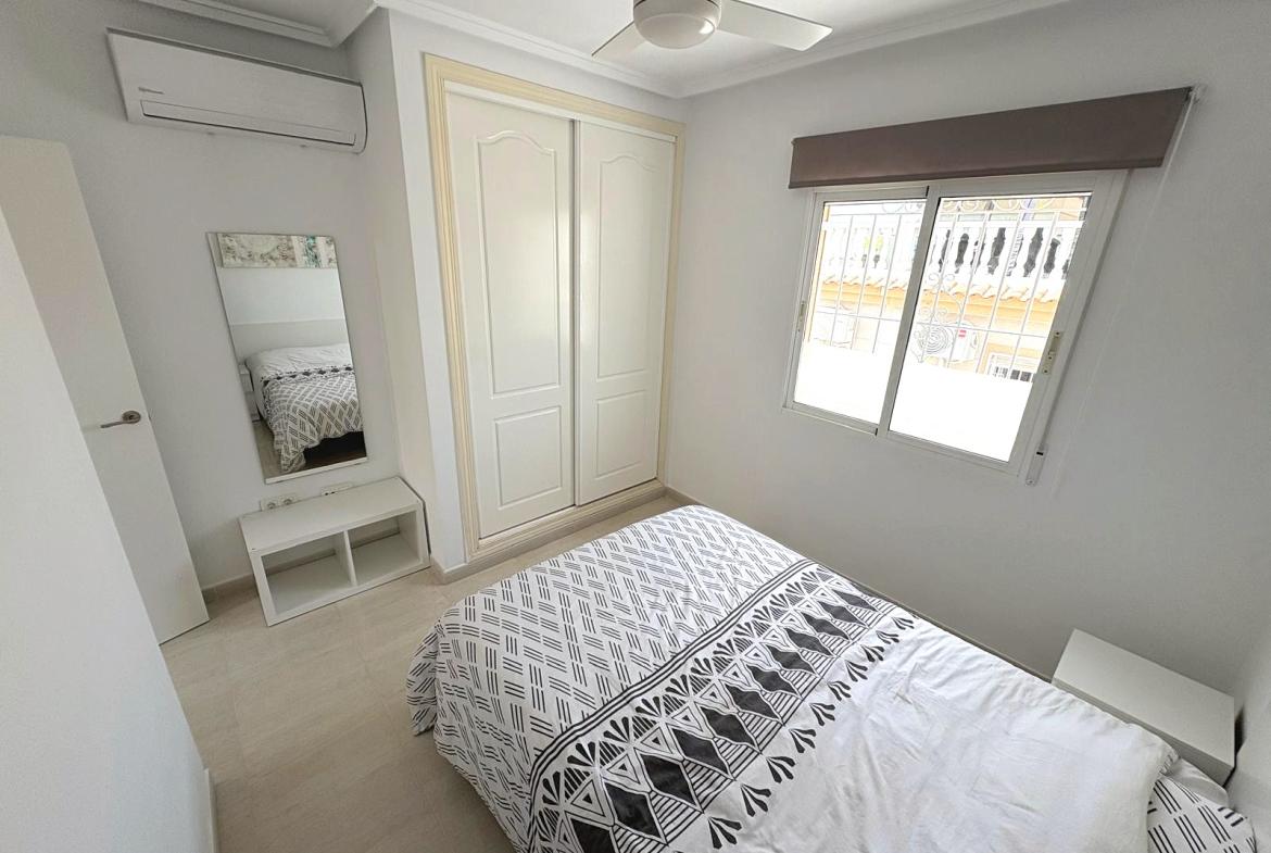 Quad with 2 bedrooms and 1 bathroom in Ciudad Quesada | Ref: VA 5413