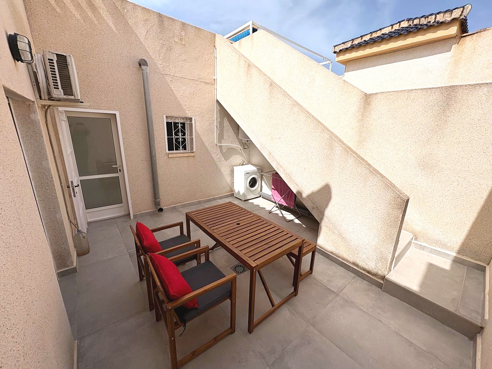 o_1jnf6mbn9b4t10pj1bl41puuil51u.jpg Quad with 2 bedrooms and 1 bathroom in Ciudad Quesada | Ref: VA 5413