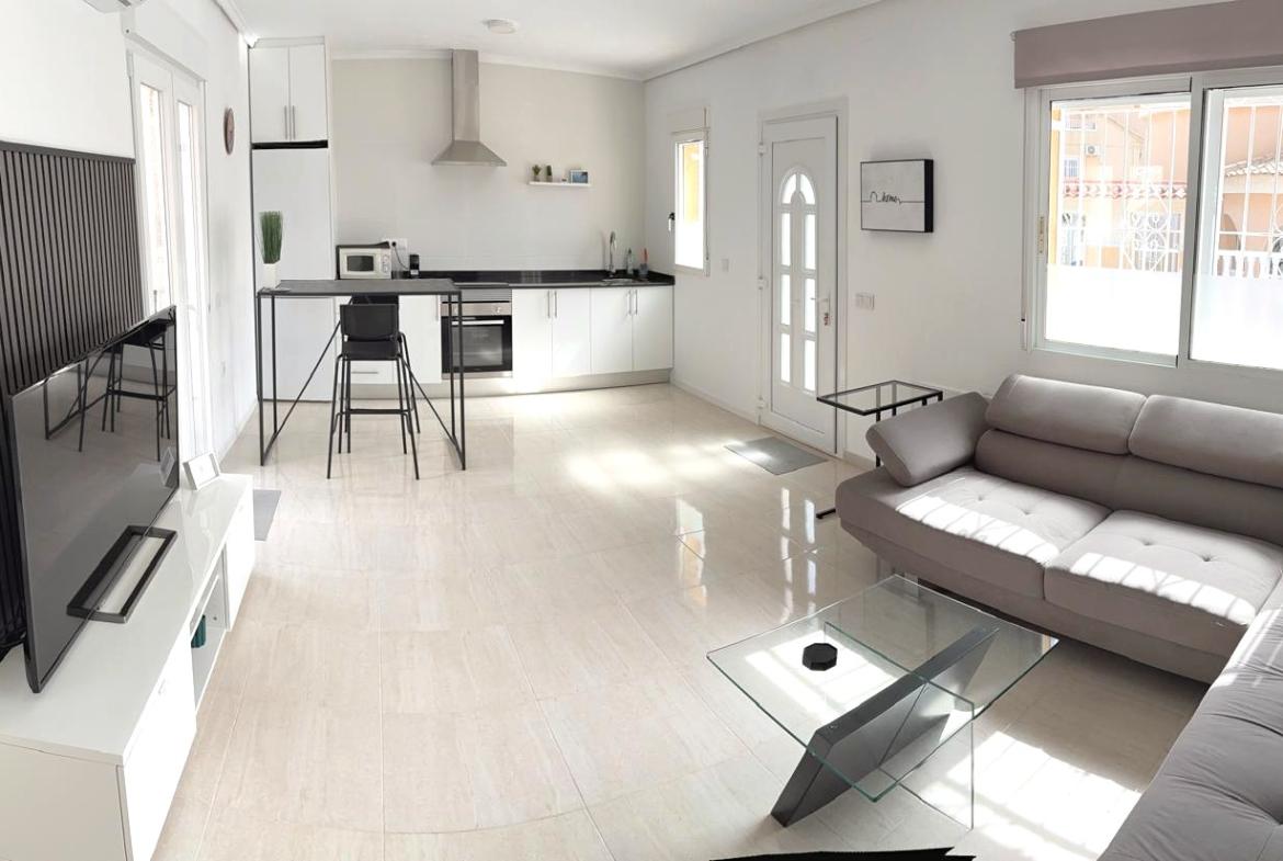 Quad with 2 bedrooms and 1 bathroom in Ciudad Quesada | Ref: VA 5413