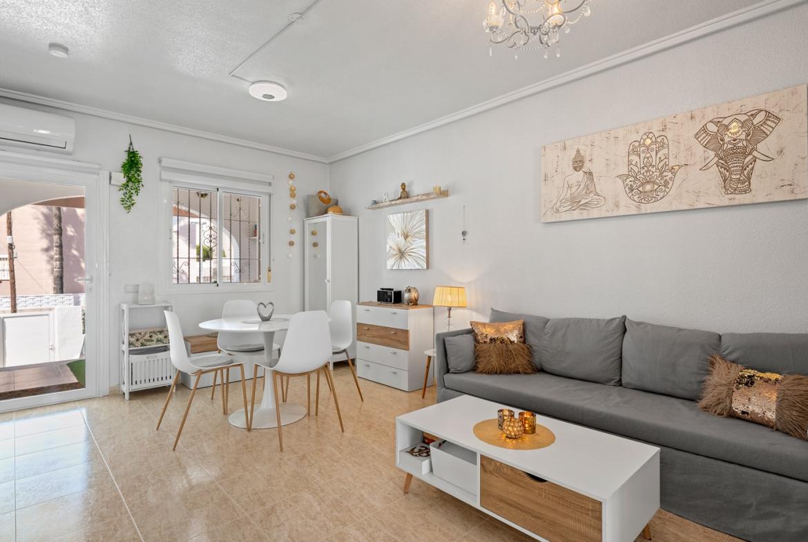 Semi-detached with 3 bedrooms and 2 bathrooms in Benijófar | Ref: VA 5419