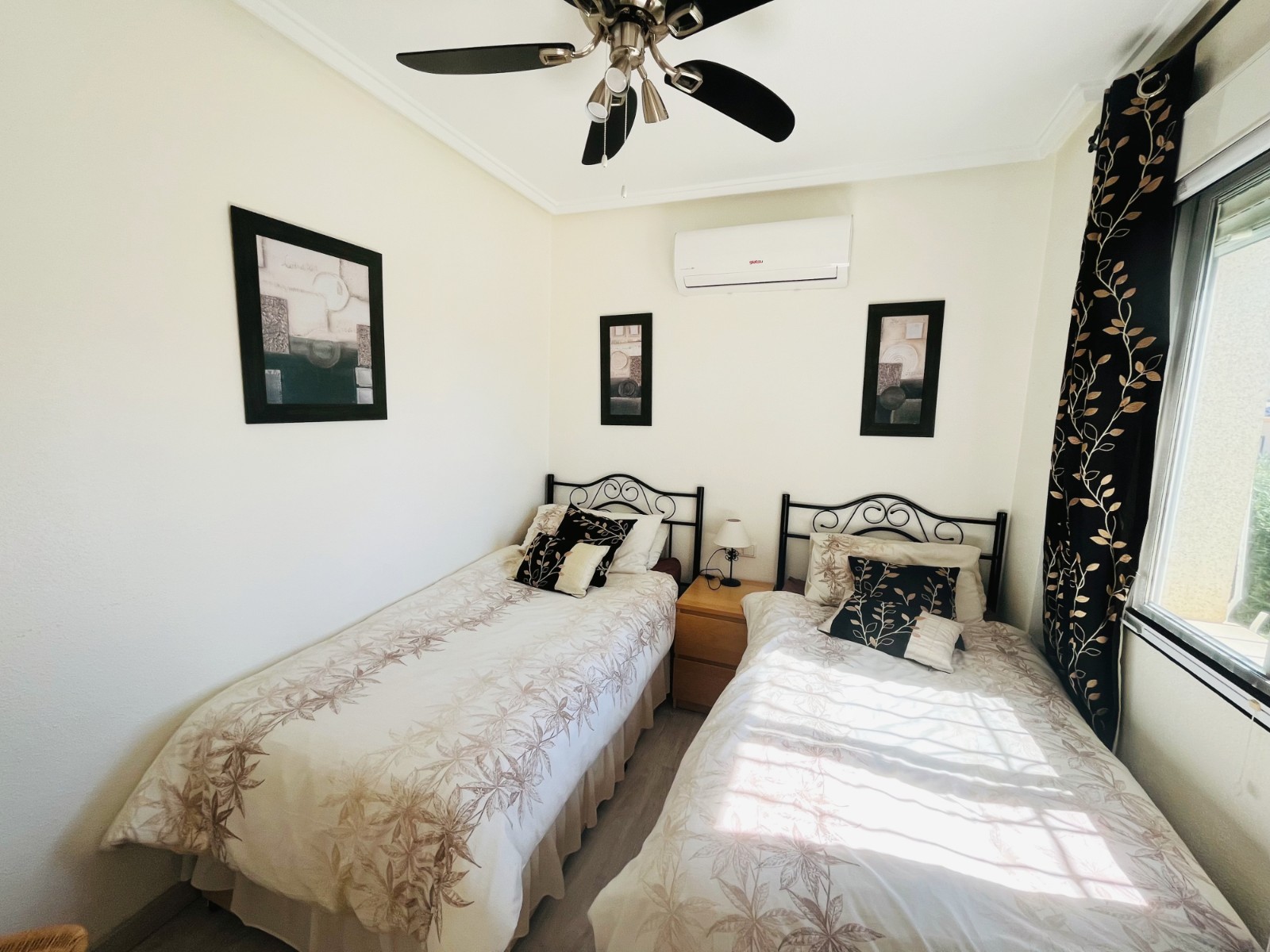 Quad with 2 bedrooms and 2 bathrooms in Ciudad Quesada | Ref: VA 5420