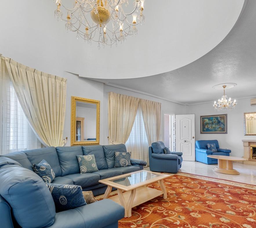 Villa with 7 bedrooms and 6 bathrooms in Ciudad Quesada – Rojales | Ref: A-003513
