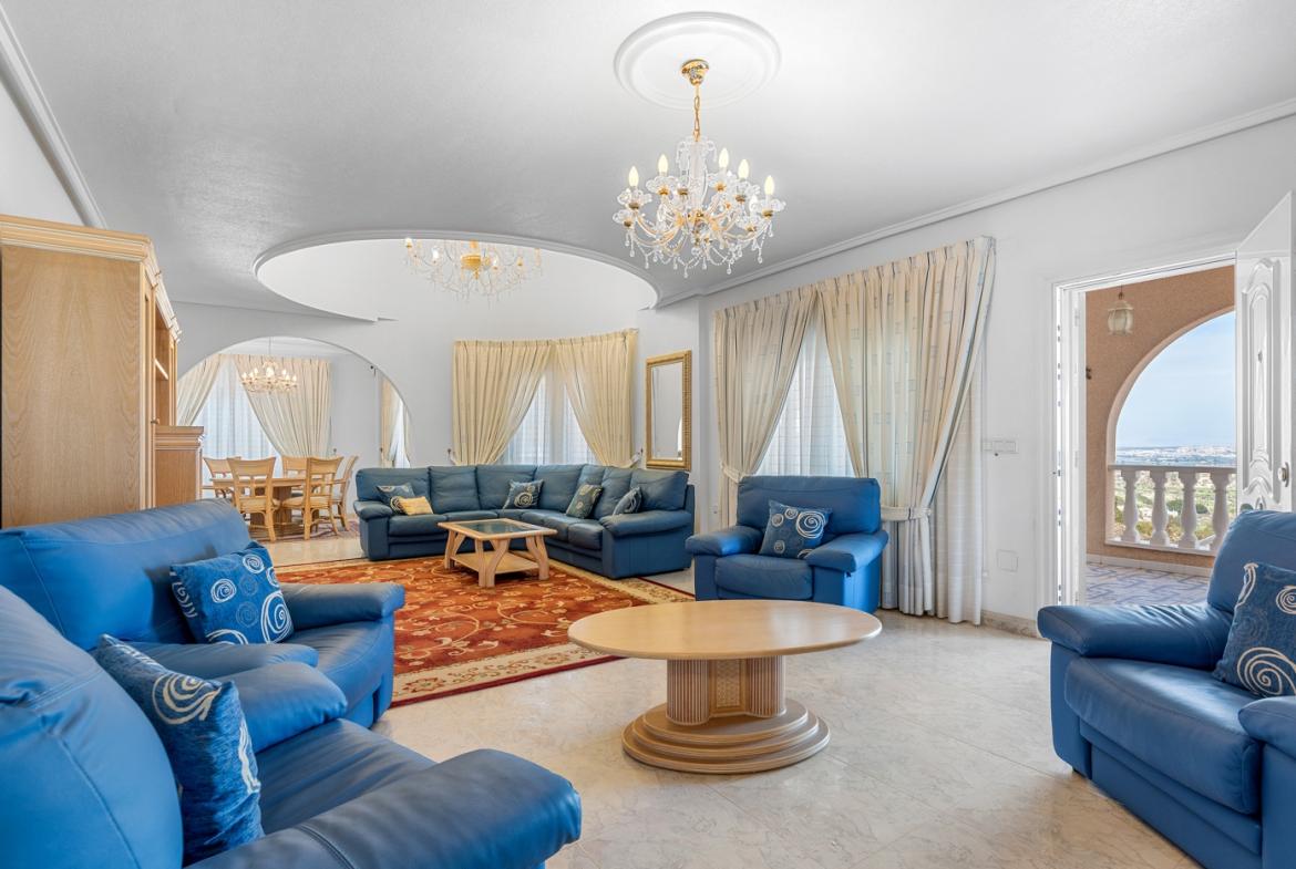 Villa with 7 bedrooms and 6 bathrooms in Ciudad Quesada – Rojales | Ref: A-003513