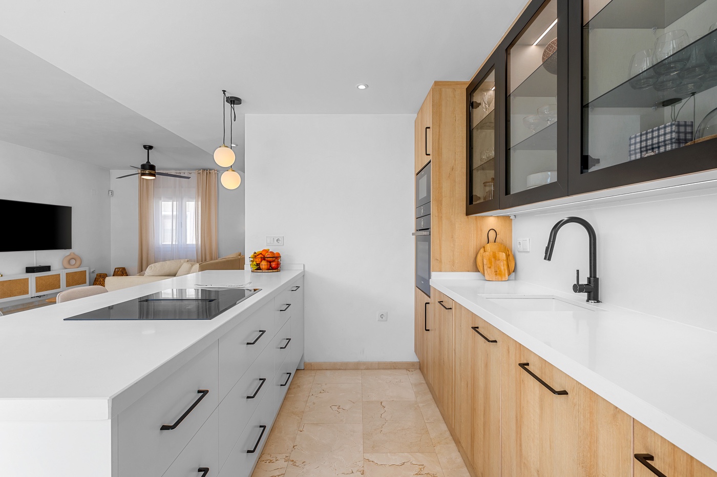 Townhouse with 4 bedrooms and 2 bathrooms in Alicante | Ref: JU-003568