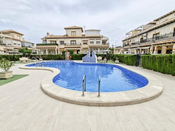 Bungalow with 2 bedrooms and 1 bathroom in Orihuela costa | Ref: A-003570