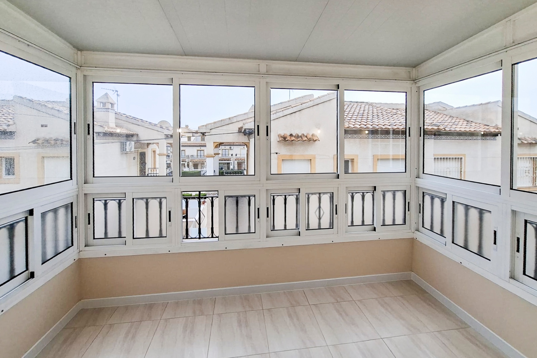 o_1jnvg7umferq1tvuk6h19nd1ke626.jpg Bungalow with 2 bedrooms and 1 bathroom in Orihuela costa | Ref: A-003570