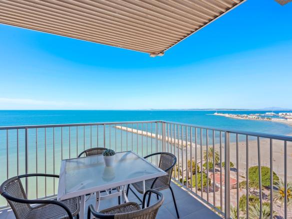 Apartment with 3 bedrooms and 1 bathroom in Santa Pola | Ref: MM-003567