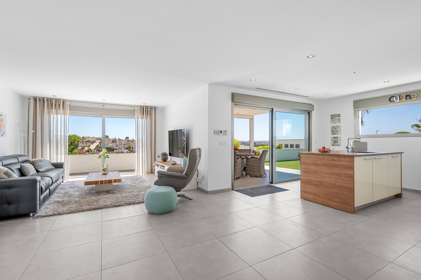 o_1jp5eh75d2jl3ur1c8utcc14cf3e.jpg Villa with 3 bedrooms and 2 bathrooms in La Marina | Ref: S-003574