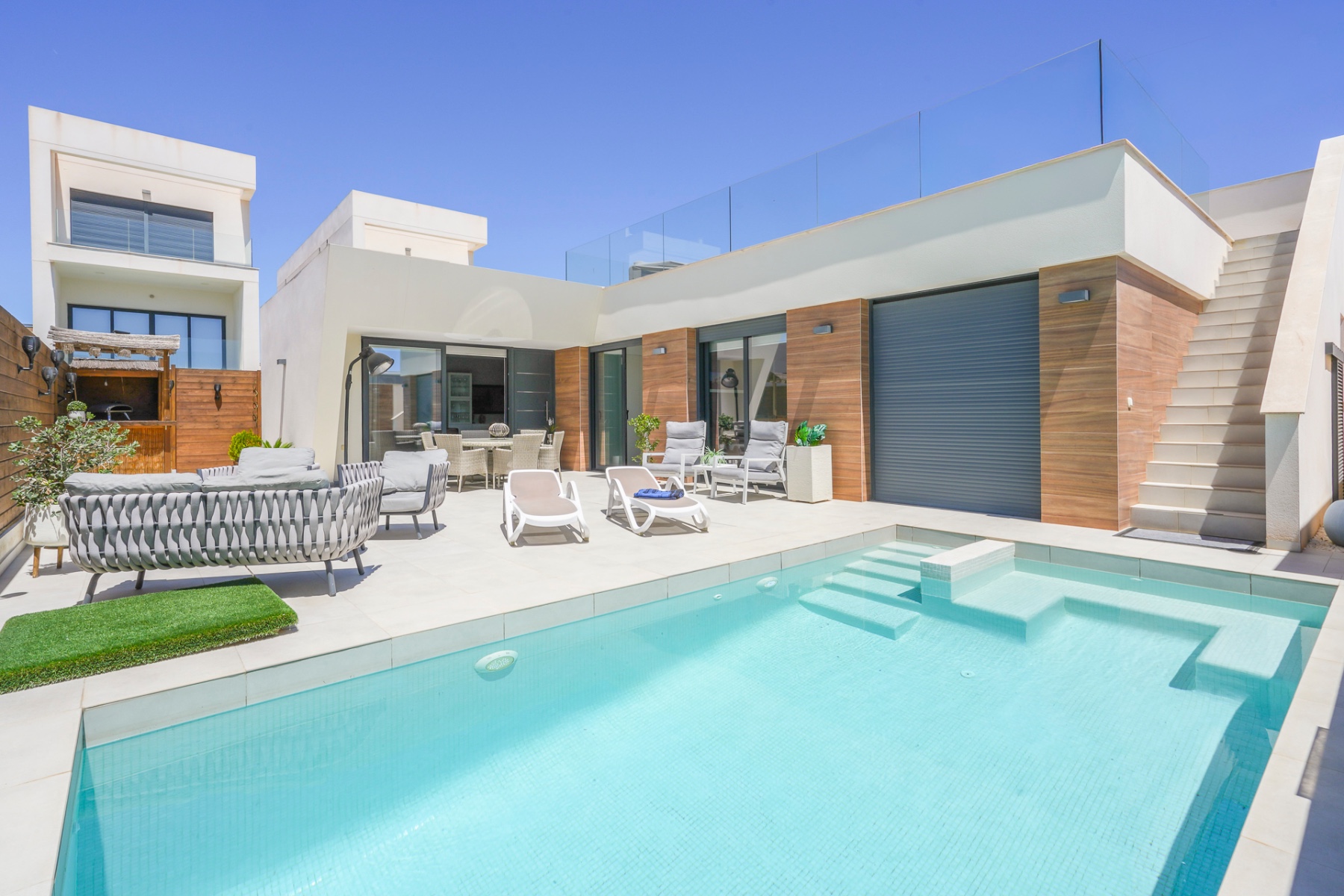 o_1jp622vvbo4k4d9s6is7b1ami3g.jpg Villa with 4 bedrooms and 2 bathrooms in Benijófar | Ref: K-003575