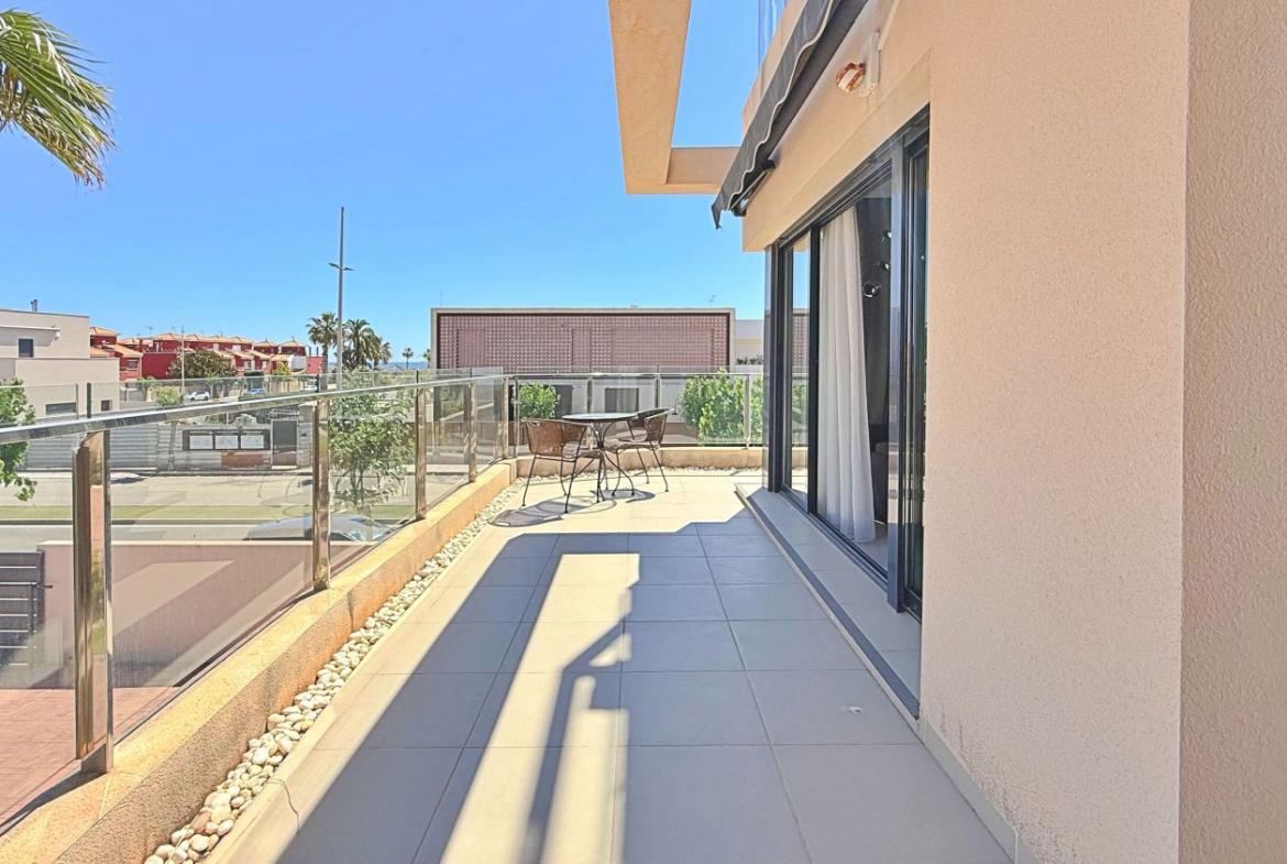 Penthouse with 3 bedrooms and 2 bathrooms in Pilar de la Horadada | Ref: 4214