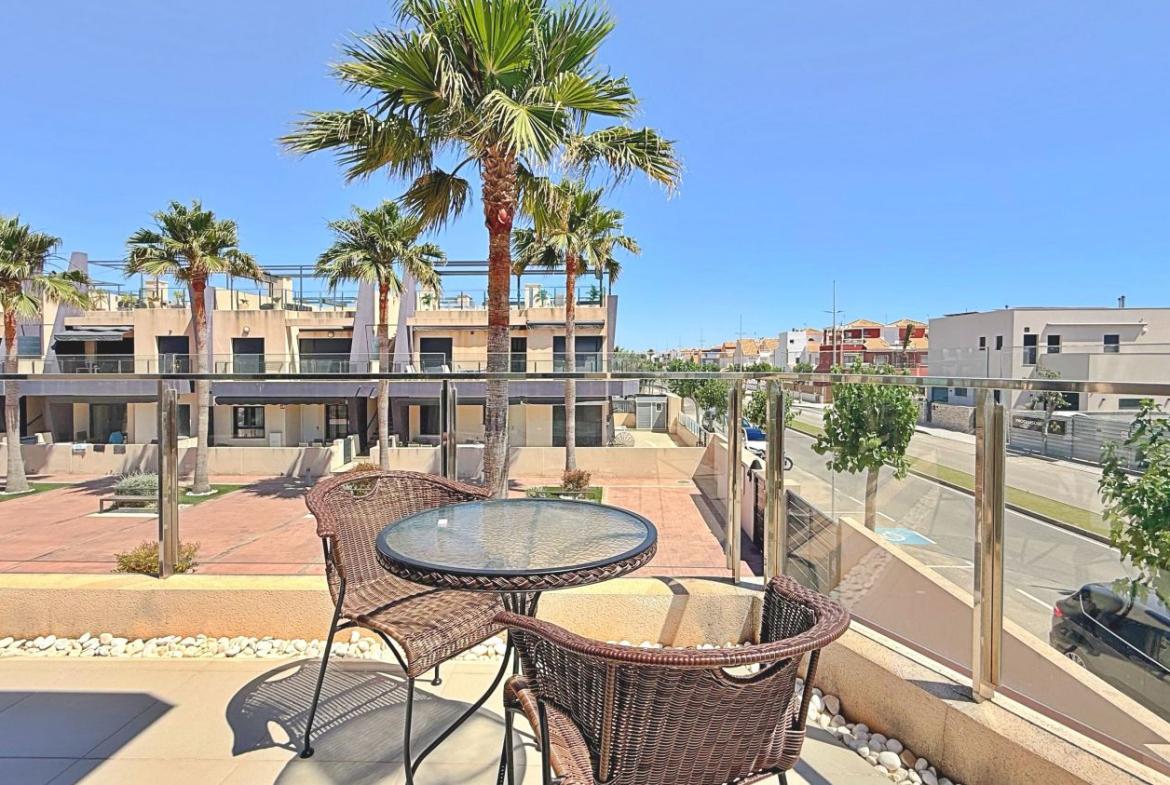 Penthouse with 3 bedrooms and 2 bathrooms in Pilar de la Horadada | Ref: 4214