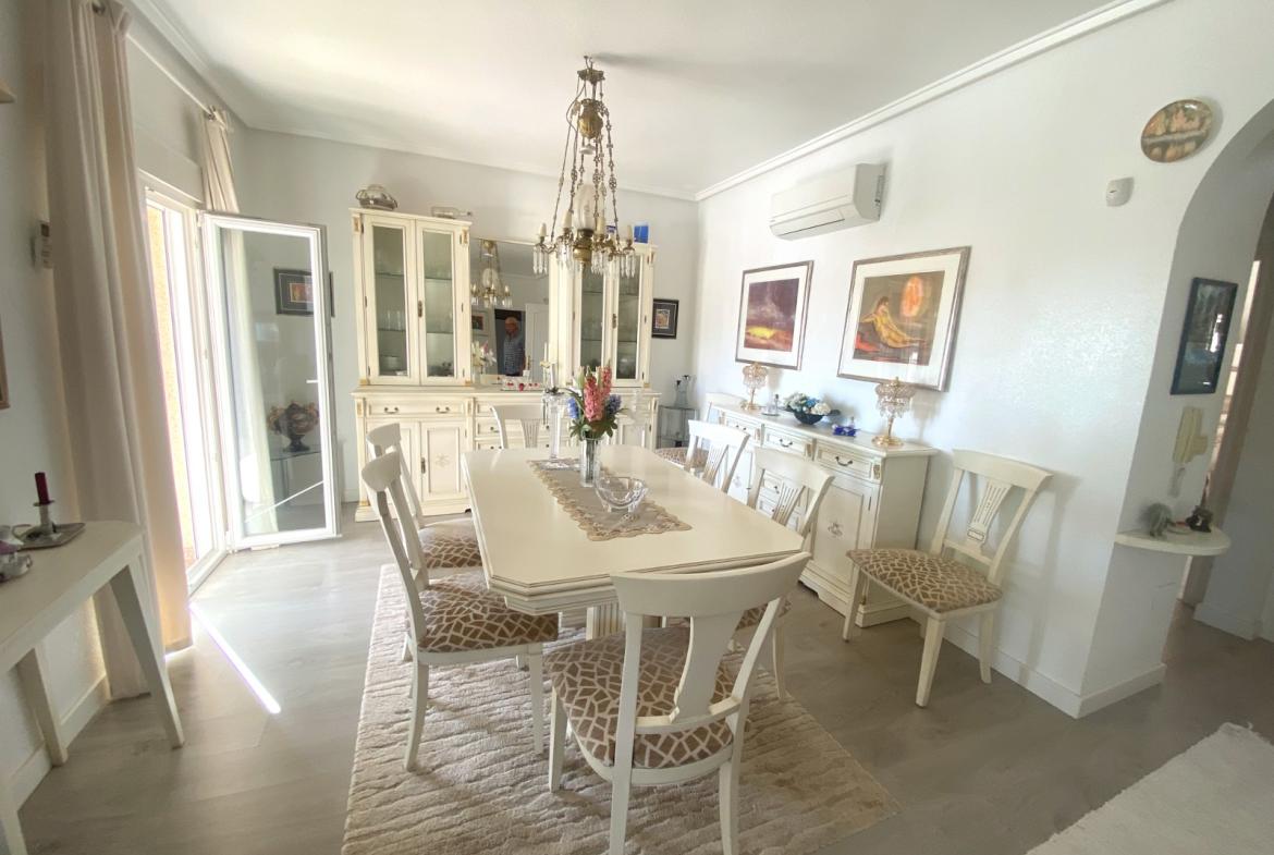 Detached villa with 3 bedrooms and 3 bathrooms in Ciudad Quesada | Ref: VA5317