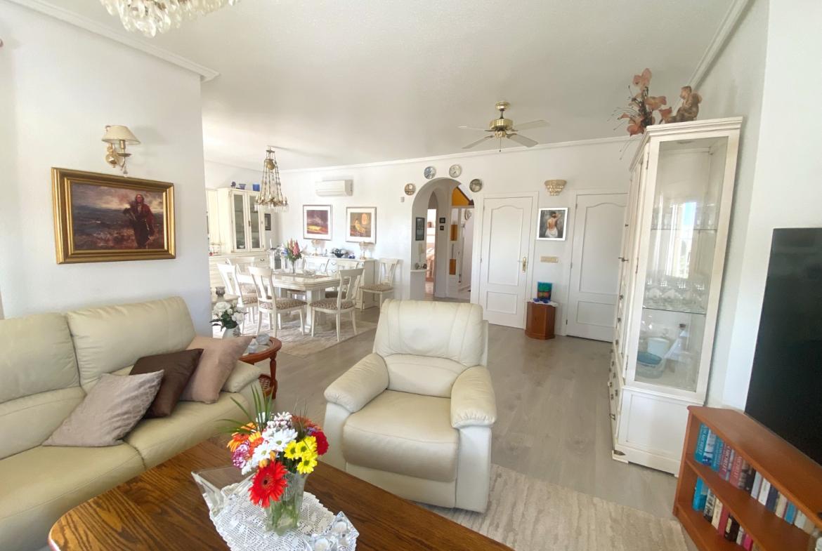 Detached villa with 3 bedrooms and 3 bathrooms in Ciudad Quesada | Ref: VA5317
