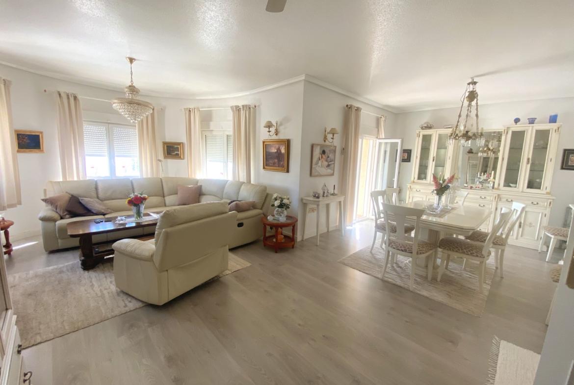 Detached villa with 3 bedrooms and 3 bathrooms in Ciudad Quesada | Ref: VA5317