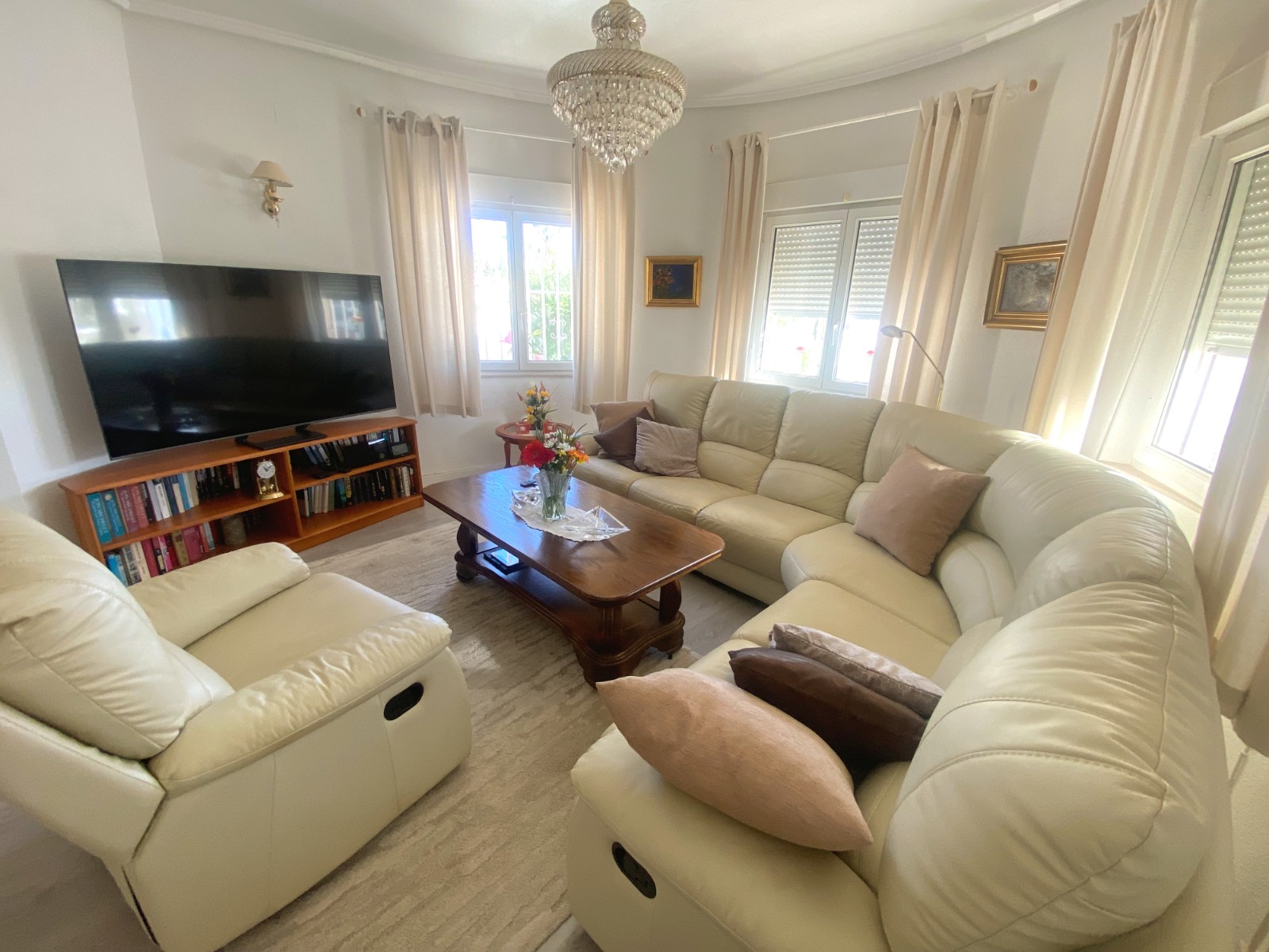 Detached villa with 3 bedrooms and 3 bathrooms in Ciudad Quesada | Ref: VA5317