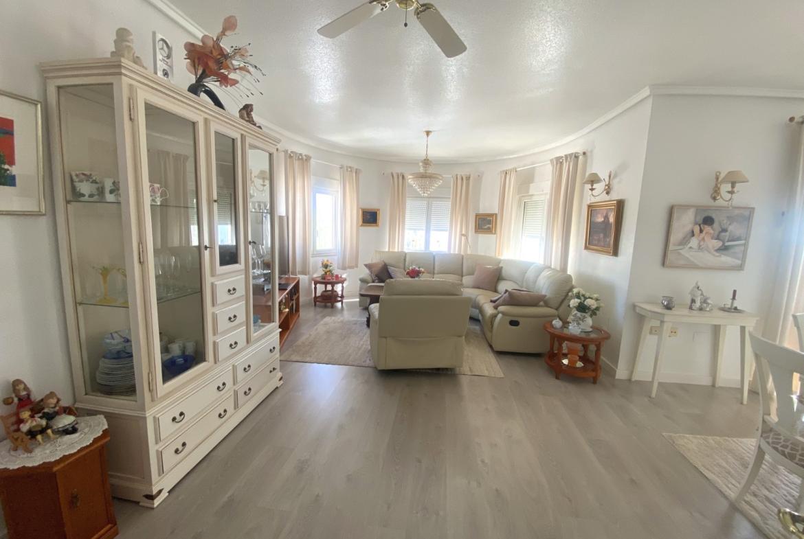 Detached villa with 3 bedrooms and 3 bathrooms in Ciudad Quesada | Ref: VA5317