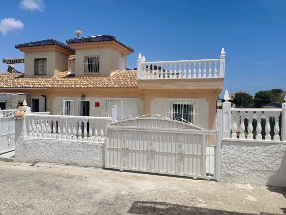 Townhouse with 3 bedrooms and 2 bathrooms in Ciudad Quesada | Ref: VA5429