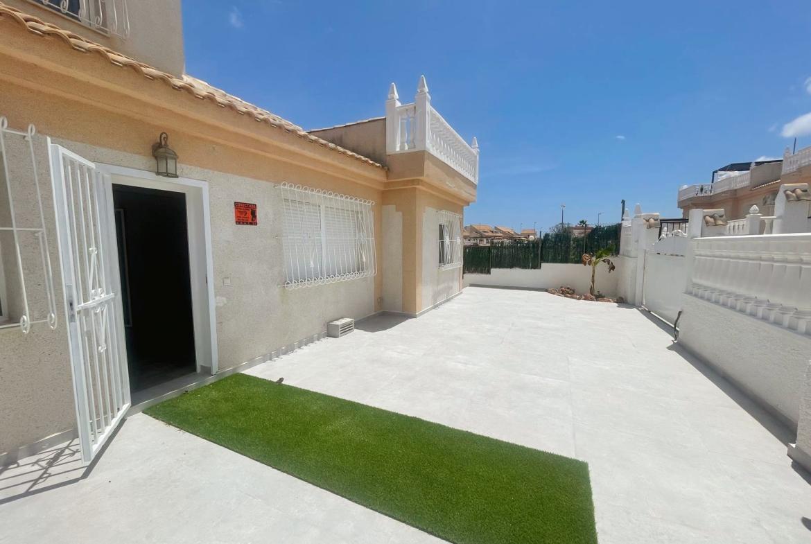 Townhouse with 3 bedrooms and 2 bathrooms in Ciudad Quesada | Ref: VA5429
