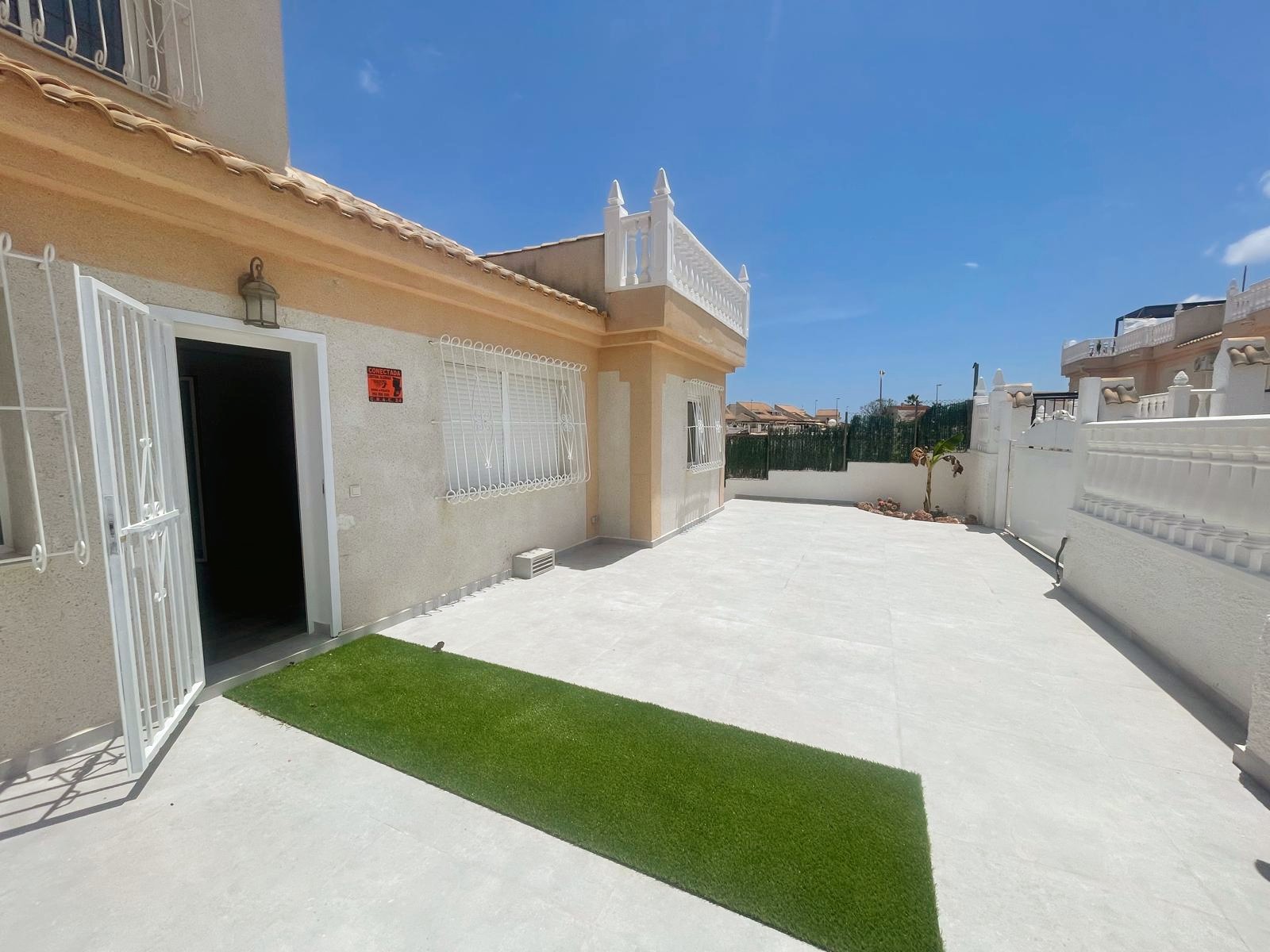 Townhouse with 3 bedrooms and 2 bathrooms in Ciudad Quesada | Ref: VA5429