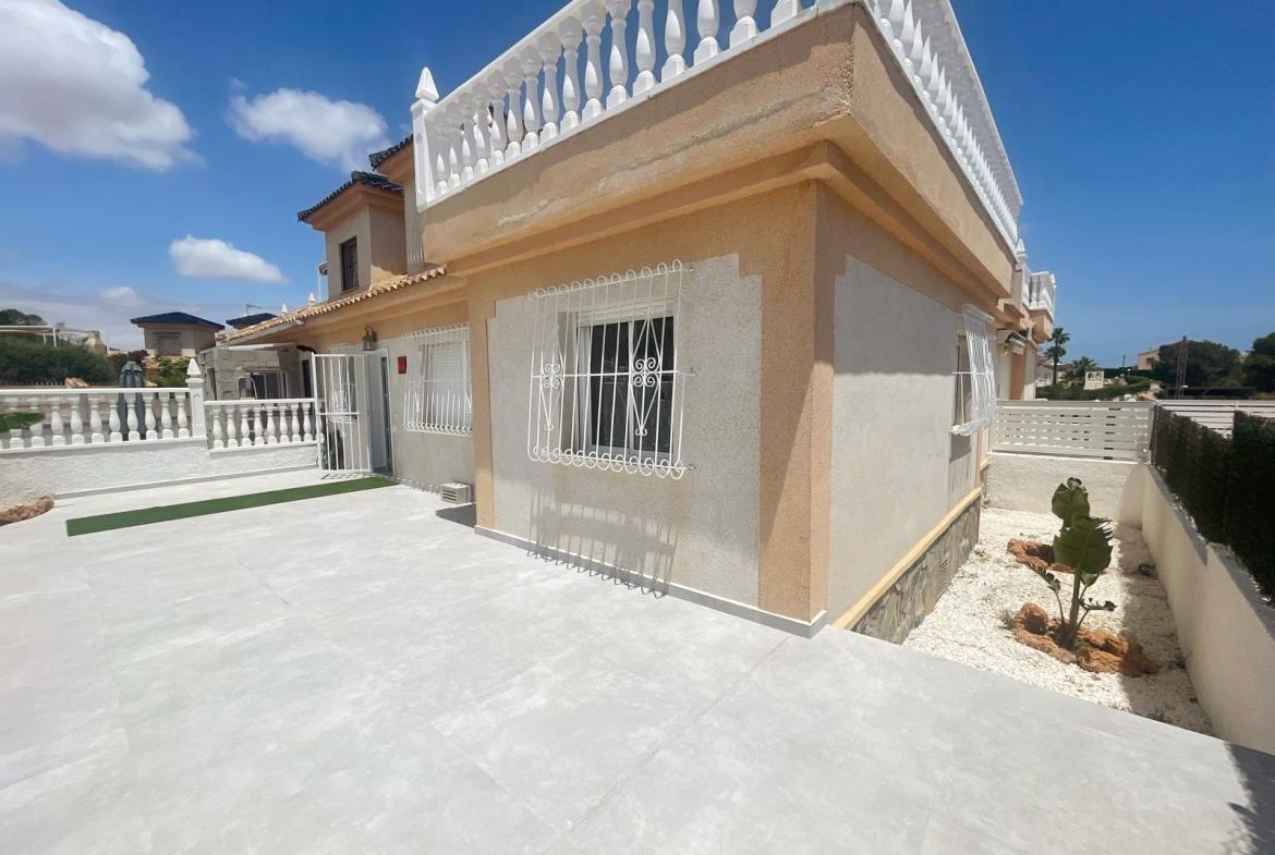 Townhouse with 3 bedrooms and 2 bathrooms in Ciudad Quesada | Ref: VA5429