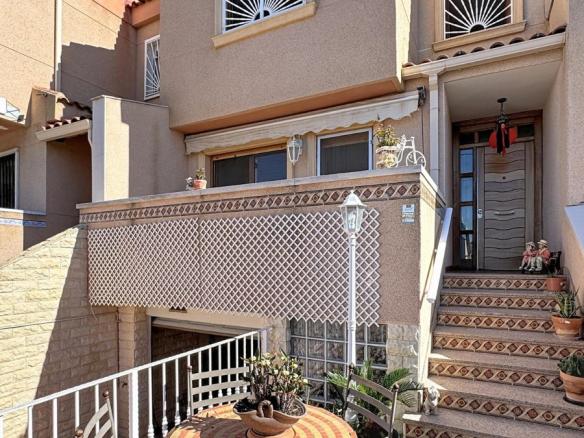 Townhouse with 3 bedrooms and 2 bathrooms in Rojales | Ref: VA5430