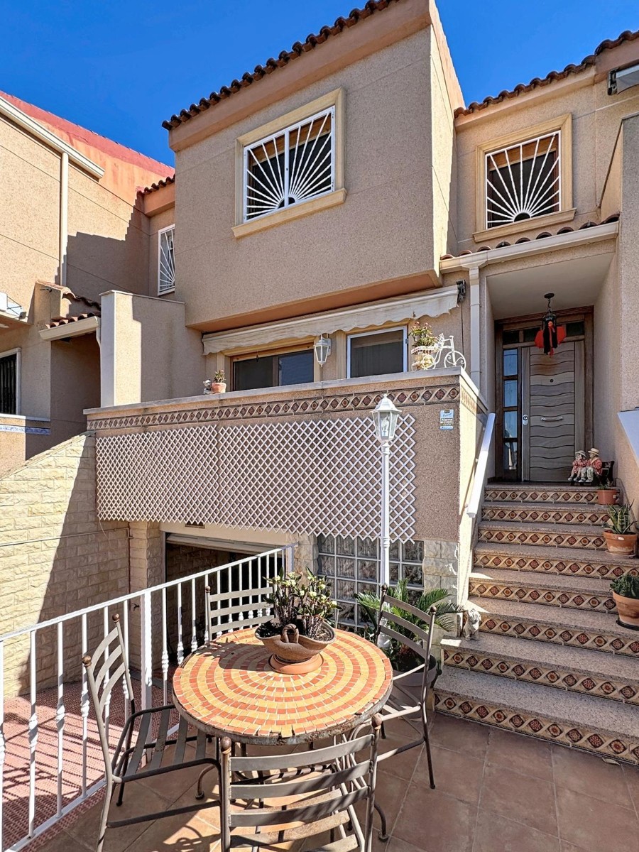 o_1jrf79q081btffnn8a6ki21tet2n.jpeg Townhouse with 3 bedrooms and 2 bathrooms in Rojales | Ref: VA5430