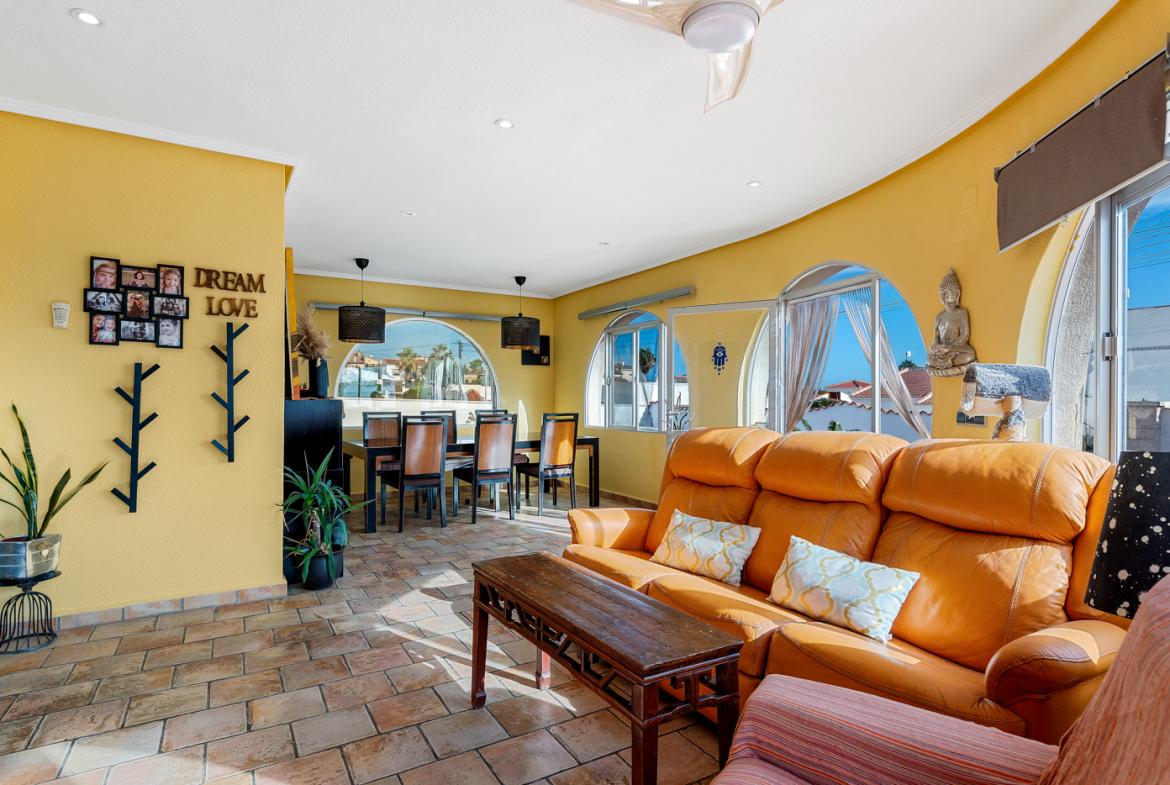 Villa with 4 bedrooms and 2 bathrooms in Ciudad Quesada – Rojales | Ref: K-003580