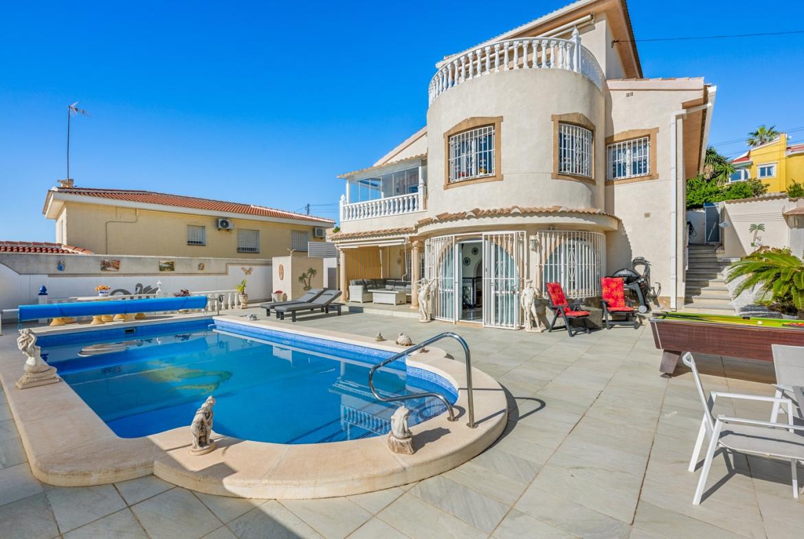 Villa with 3 bedrooms and 3 bathrooms in Ciudad Quesada – Rojales | Ref: T-003562