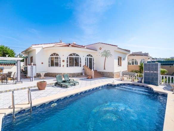 Villa with 3 bedrooms and 1 bathroom in Ciudad Quesada – Rojales | Ref: K-003579
