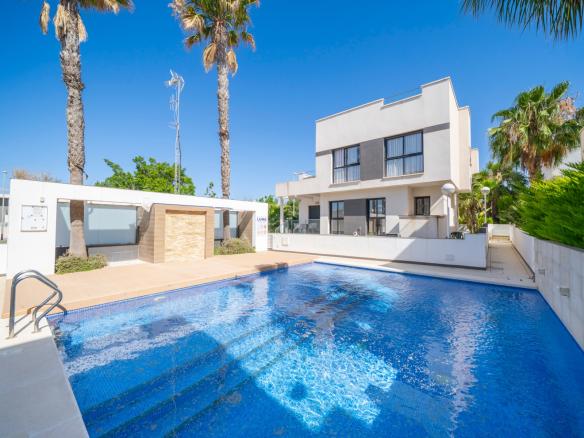 Villa with 3 bedrooms and 3 bathrooms in Ciudad Quesada – Rojales | Ref: K-003581