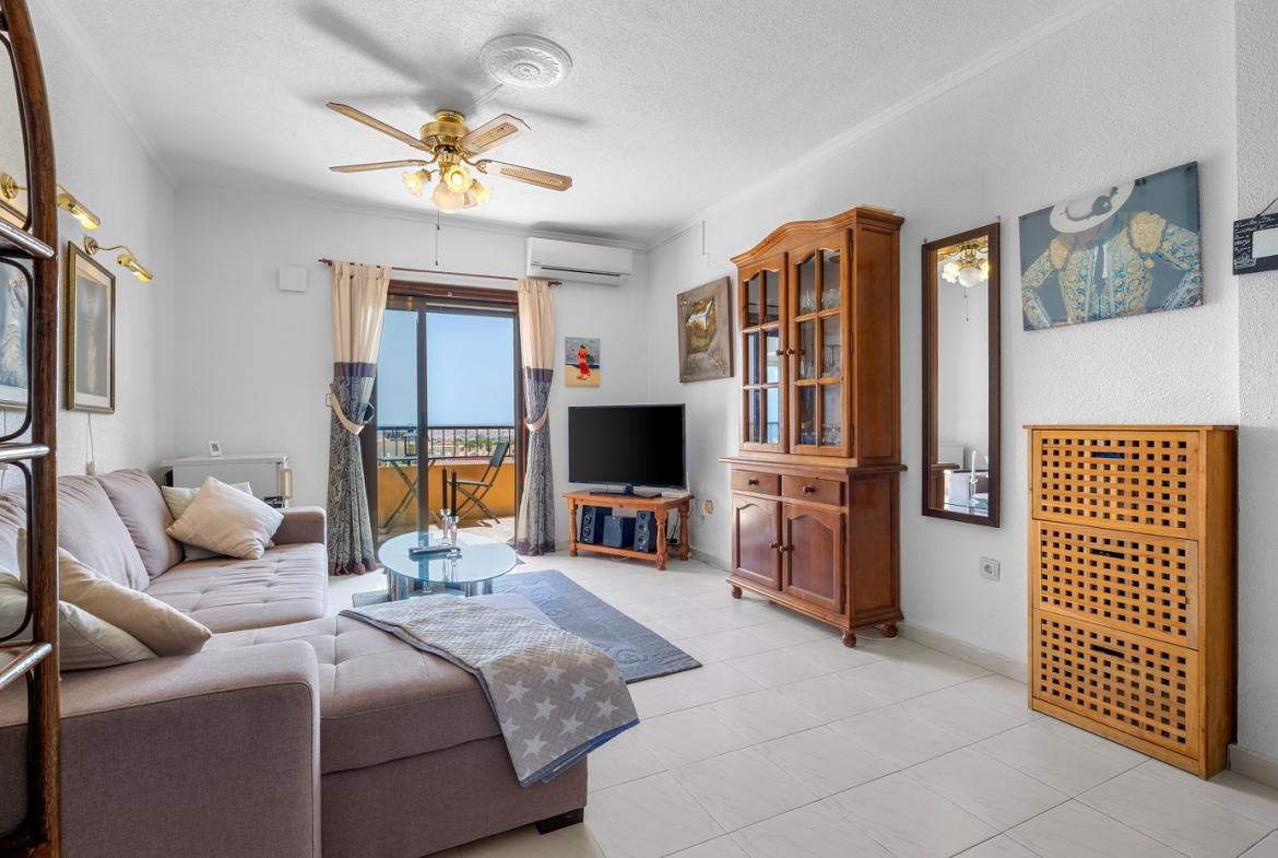 Apartment with 2 bedrooms and 1 bathroom in Torrevieja | Ref: K-003584