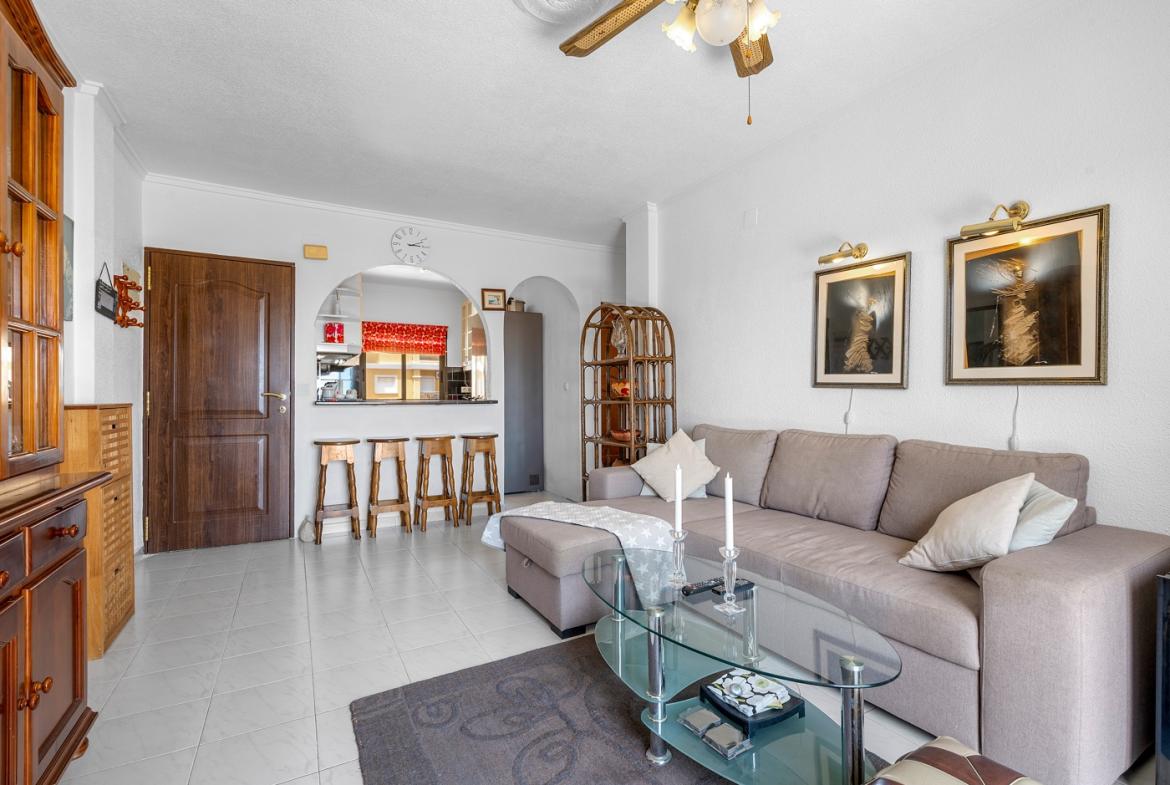 Apartment with 2 bedrooms and 1 bathroom in Torrevieja | Ref: K-003584