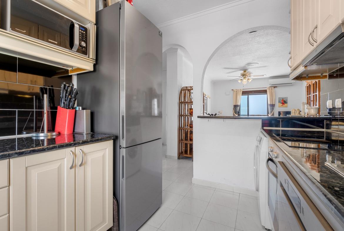 Apartment with 2 bedrooms and 1 bathroom in Torrevieja | Ref: K-003584