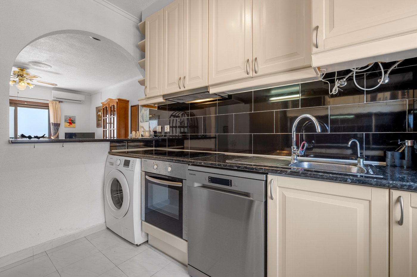 Apartment with 2 bedrooms and 1 bathroom in Torrevieja | Ref: K-003584