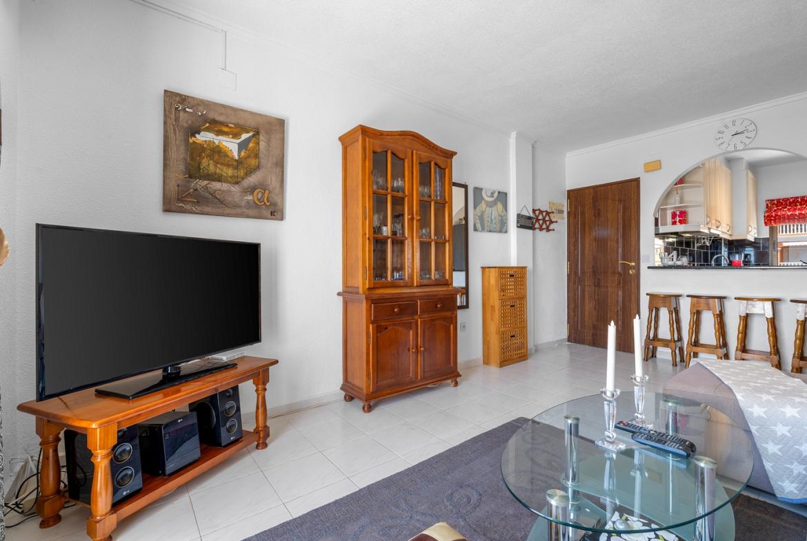 Apartment with 2 bedrooms and 1 bathroom in Torrevieja | Ref: K-003584