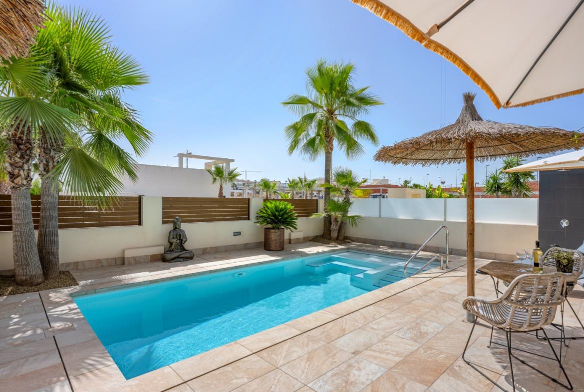 Villa with 3 bedrooms and 2 bathrooms in Benijófar | Ref: JU-003587