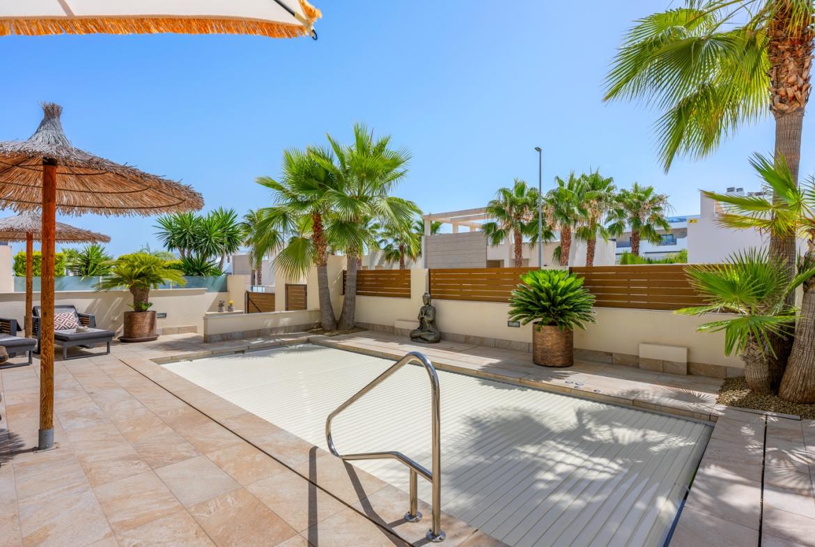 Villa with 3 bedrooms and 2 bathrooms in Benijófar | Ref: JU-003587