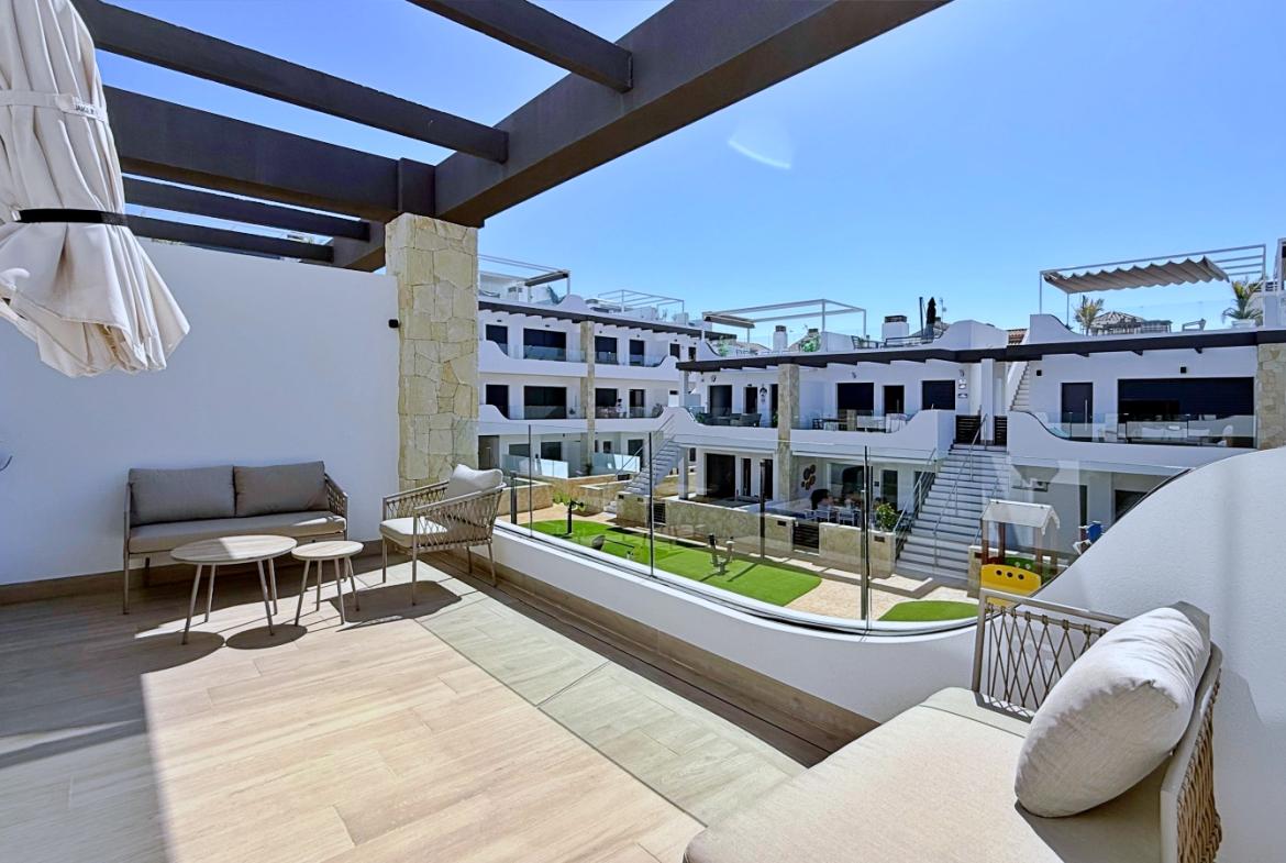Penthouse with 2 bedrooms and 2 bathrooms in Orihuela Costa | Ref: 4217