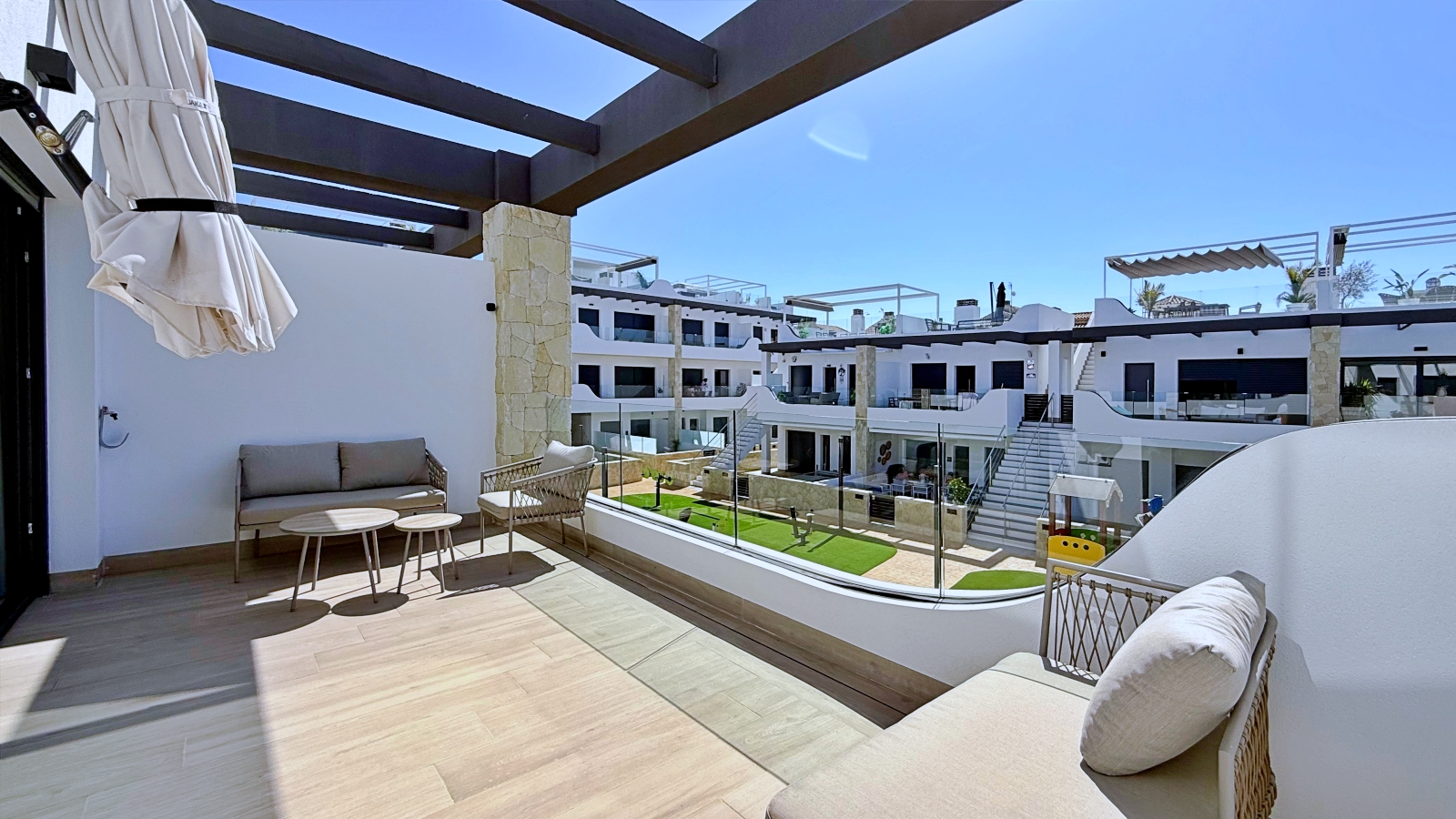Penthouse with 2 bedrooms and 2 bathrooms in Orihuela Costa | Ref: 4217