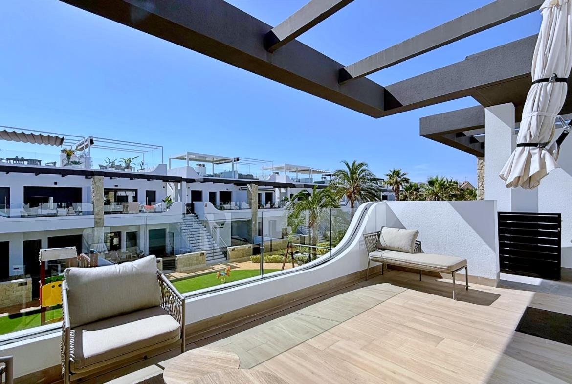 Penthouse with 2 bedrooms and 2 bathrooms in Orihuela Costa | Ref: 4217
