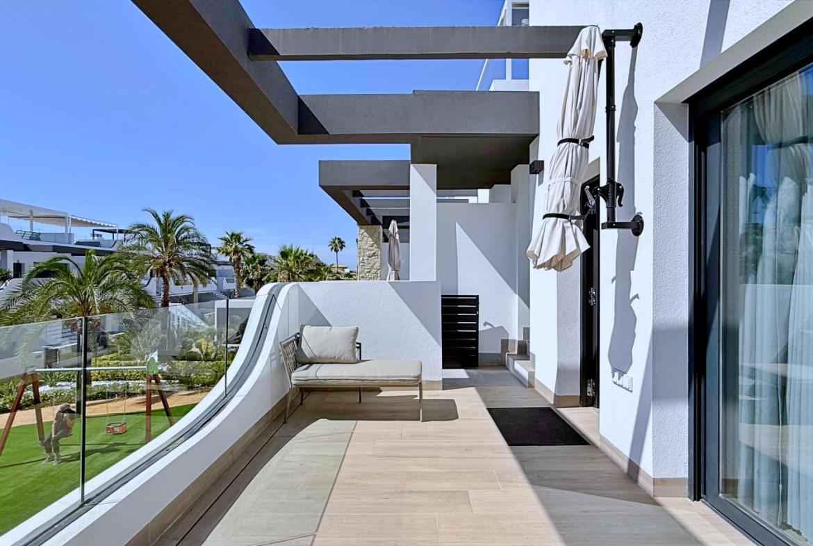 Penthouse with 2 bedrooms and 2 bathrooms in Orihuela Costa | Ref: 4217