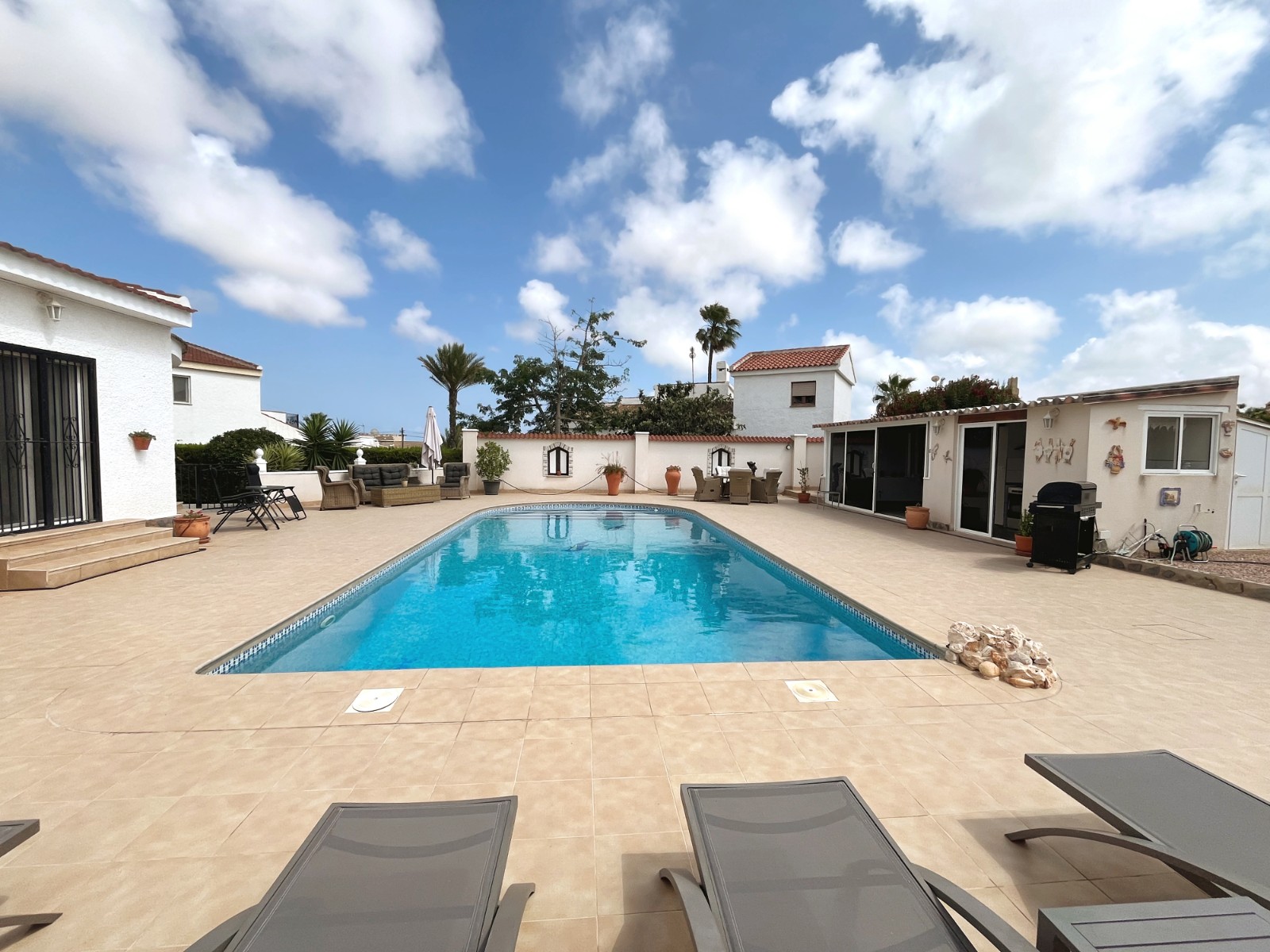 Detached villa with 4 bedrooms and 4 bathrooms in Ciudad Quesada | Ref: VA5435