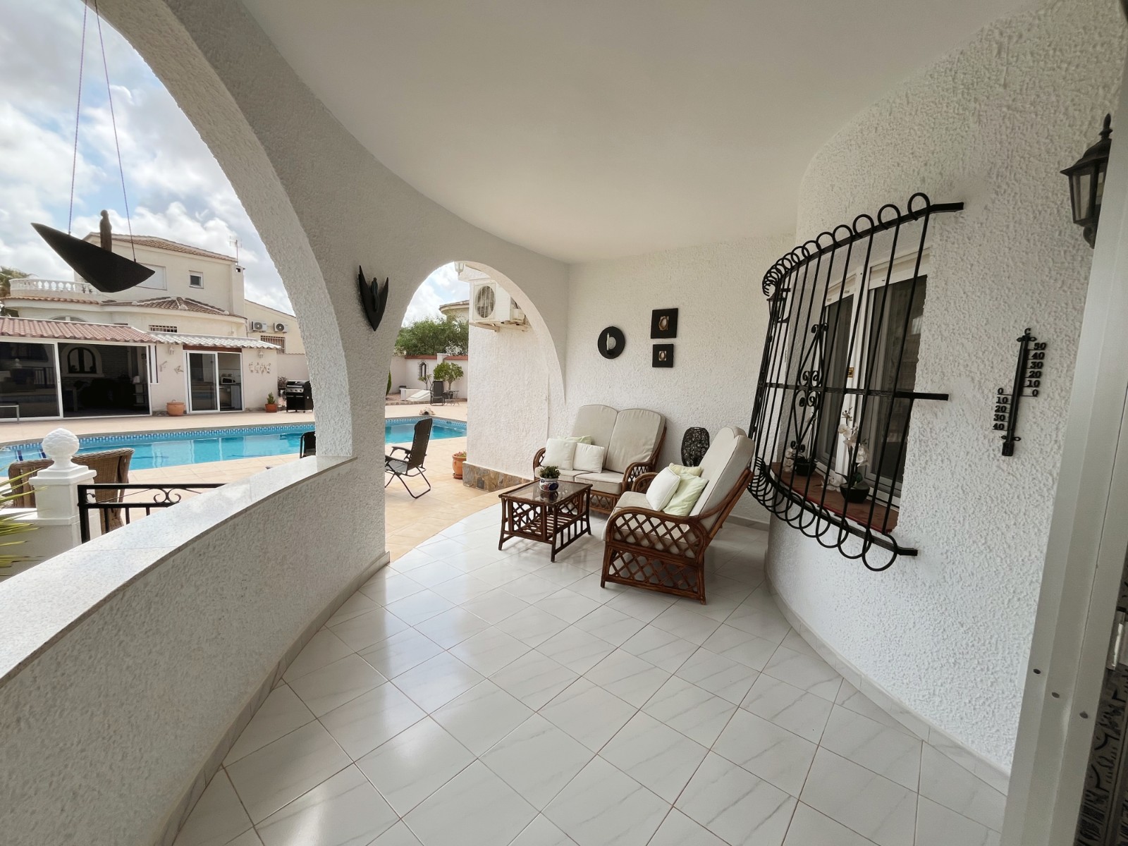 Detached villa with 4 bedrooms and 4 bathrooms in Ciudad Quesada | Ref: VA5435