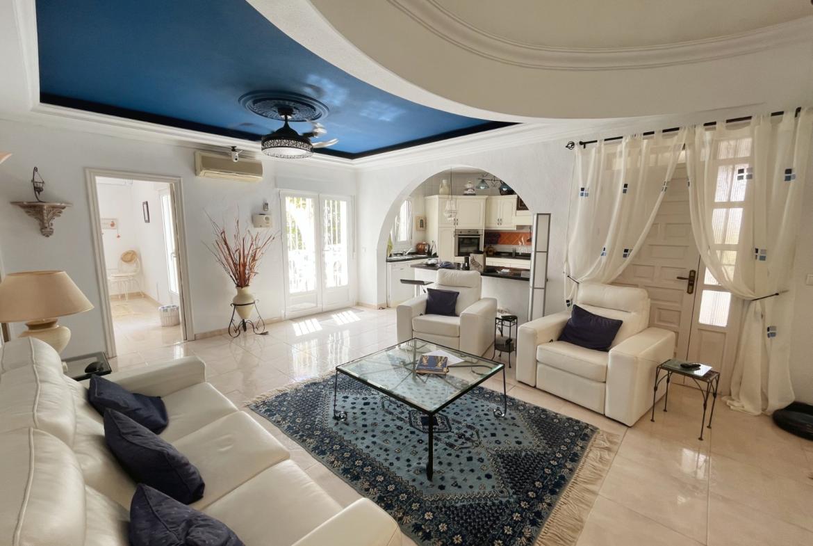 Detached villa with 6 bedrooms and 5 bathrooms in Ciudad Quesada | Ref: VA5443